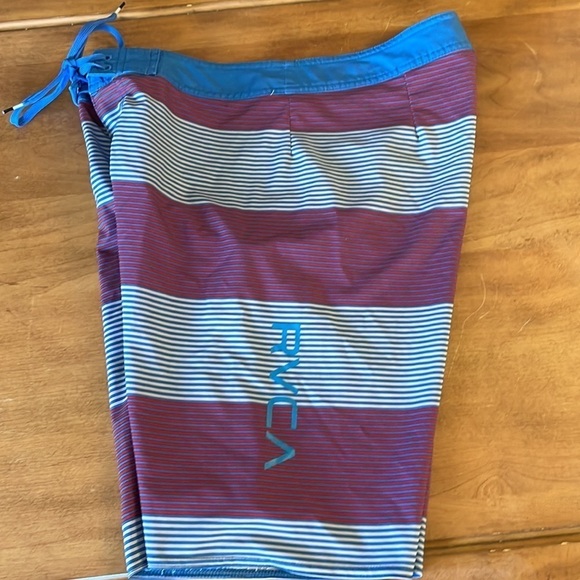 RVCA Board Shorts Size 31 - Picture 13 of 13